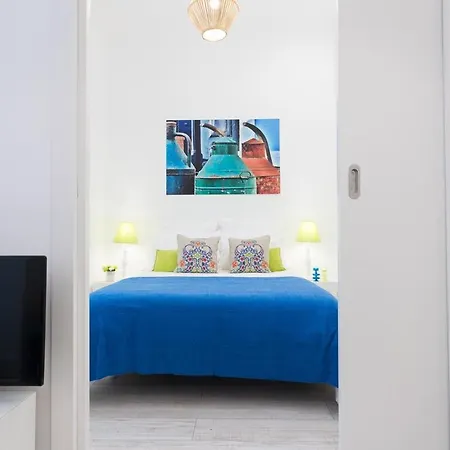 Blue And In Historic Апартаменты